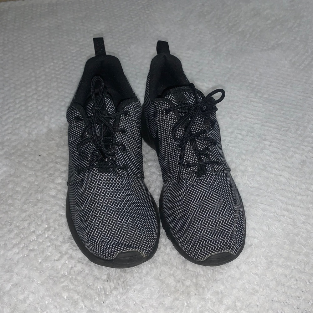 Nike black/white reflective shoes